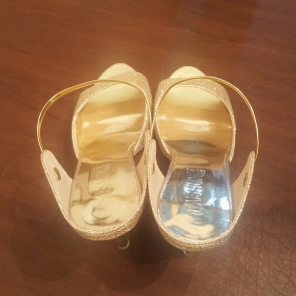 Shoes - Picture 2 of 5